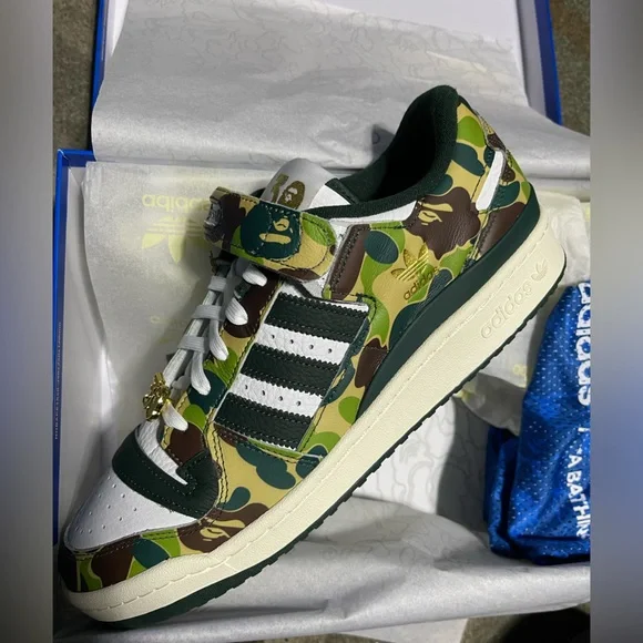 Adidas x BAPE “Forum Low 30th Anniversary” sneakers, New in Box, M11.5 - Picture 11 of 12